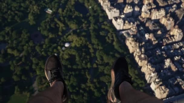 Kilátás Turisták Lábai Lógó Egy Helikopter Amely Turnézik Manhattan New — Stock videók