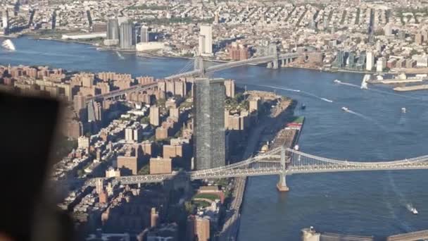 Aerial View Helicopter Brooklyn Bridge Williamsburg Bridge Manhattan Bridge Downtown — Stock Video