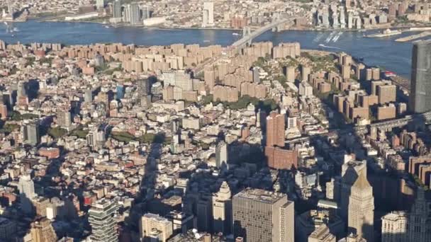 Légi Felvétel Helikopterről Williamsburg Hídról Manhattan Belvárosáról East River Körül — Stock videók