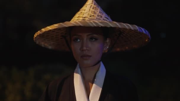 Medium Close Shot Woman Wearing Kimono Bamboo Hat Looking Downwards — Vídeo de stock