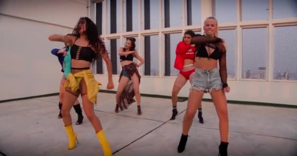Women Dancing Rnb Girl Band Rooftop — Vídeos de Stock