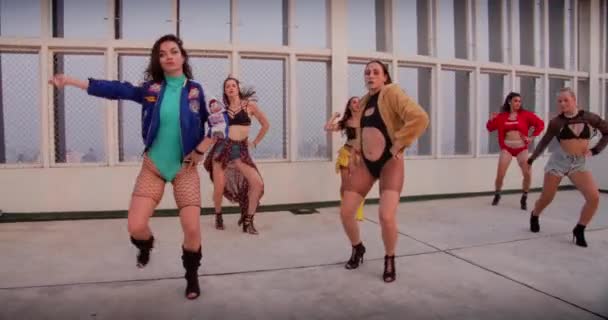 Women Dancing Crew Girl Band Roof — Stockvideo