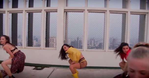 Women Dancing Urban Girl Band Music — Stock Video