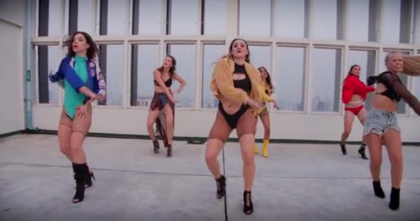 Women Dancing Crew Girl Group Generation — Stock video