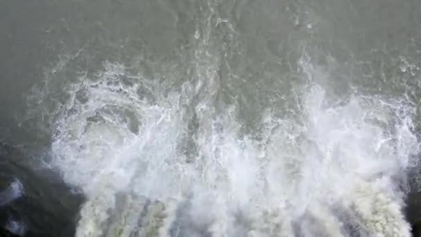 Thjofafoss滝の急落流域と川のミルキーウォーターストリーミングのトップビュードローンショット — ストック動画