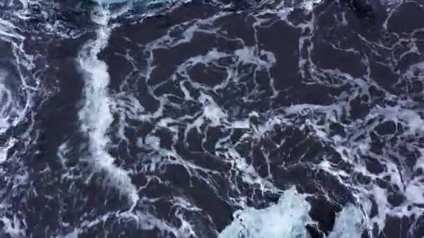 Drone Footage Rushing Waves Crashing Icebergs Coast Diamond Beach — Vídeo de Stock