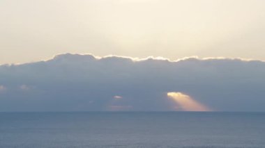 Gündoğumu, Bulutlar, Deniz, Güneş Işıkları, Dyrholaey