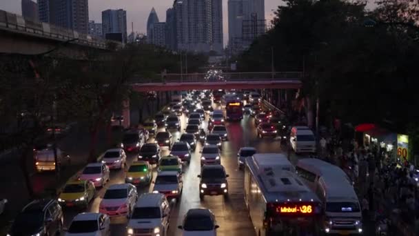 Grande Tiro Veículos Engarrafamento Tailândia Entardecer — Vídeo de Stock