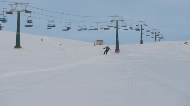 Movimento Lento Esqui Esquiador Inclinação Neve — Vídeo de Stock