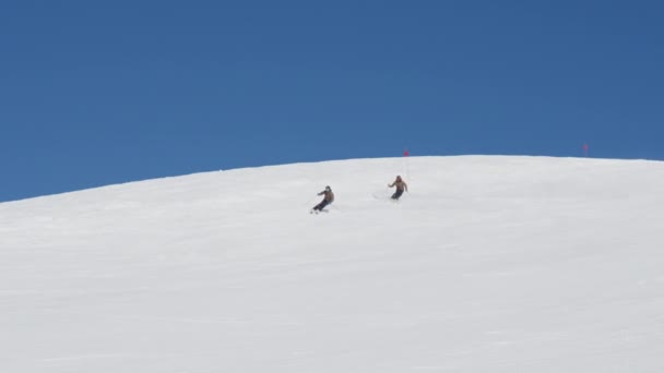 Skifahren Leute Schnee Berge Skipiste — Stockvideo