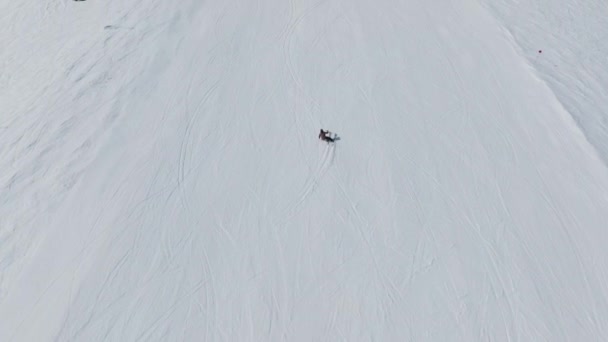 Drone Kayakçı Kayakçı Dağ Kar — Stok video