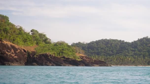 Film Pokazujący Tropikalne Wyspy Błękitnym Oceanie Ciągu Dnia Tajlandii — Wideo stockowe