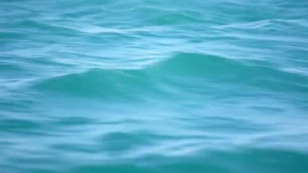 Video Moviéndose Hacia Lado Izquierdo Alta Velocidad Mostrando Tranquilo Océano — Vídeos de Stock
