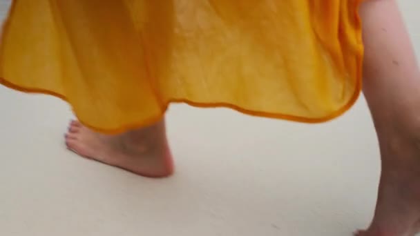 Tilting Close Shot Woman Bare Feet Walking White Sand While — Stock Video