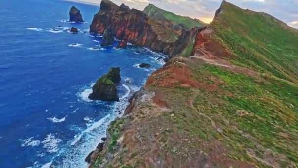 Turismo Isla Desde Una Perspectiva Fpv Ofrece Impresionantes Vistas Aéreas — Vídeos de Stock