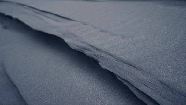 Primo Piano Della Sabbia Nera Dura Compatta Vestrahorn Spazzolata Leggermente — Video Stock