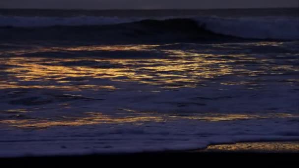 一幅幅海浪拍岸的风景画 — 图库视频影像