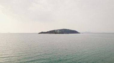 Tayland 'ın Koh Mak kentindeki büyüleyici bir adaya birinci şahıs bakış açısı.