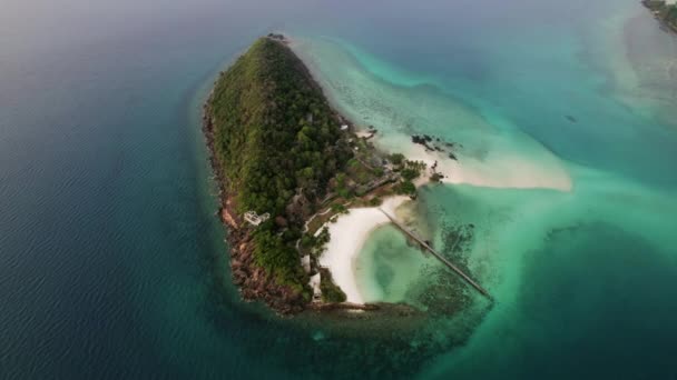 Flygfoto Det Frodiga Tropiska Paradiset Koh Mak Thailand Med Palmer — Stockvideo
