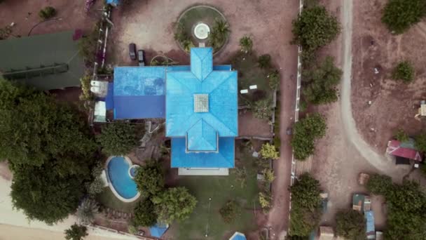Okouzlující Pohled Shora Dolů Vila Pláže Soukromým Bazénem — Stock video