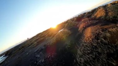 Okyanus Kıyısı Deneyimi Bir FPV Drone