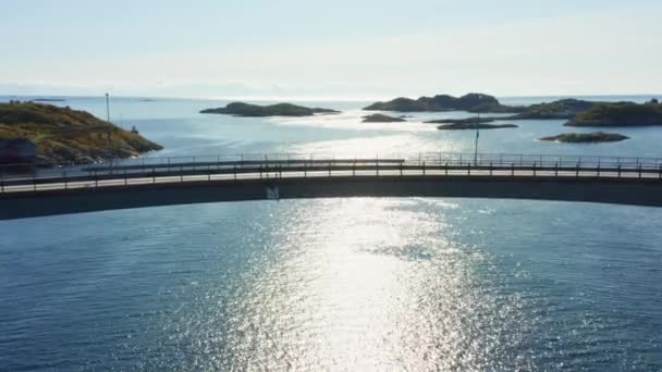Drone Záběry Zachycující Dech Beroucí Krásu Mostu Engoysund Půvabně Táhnoucí — Stock video