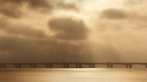 Tiro Estático Mostrando Grande Ponte Belt Adornada Com Luz Solar — Vídeo de Stock