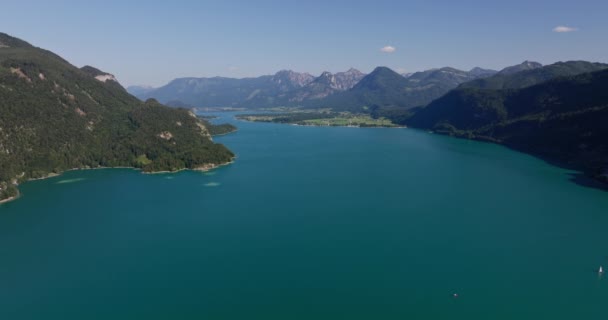 Una Vista Impresionante Del Lago Wolfgang Desde Vista Pájaro Mientras — Vídeos de Stock