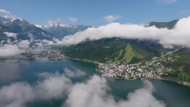 Drone Flies Small Lakeside Town Zell See Hovering Clouds Magnificent — Stock Video