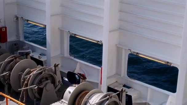 Disparo Ángulo Alto Capturando Cabrestante Amarre Ferry Cubierta Ferry — Vídeo de stock