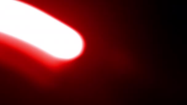 Ścieżka Czerwonego Światła Biegnie Przez Ciemność Oznacza Potężną Energię — Wideo stockowe