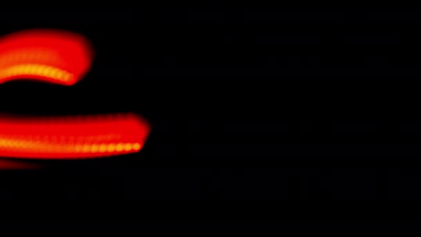 Una Luz Roja Atraviesa Agresivamente Oscuridad Gran Velocidad — Vídeos de Stock