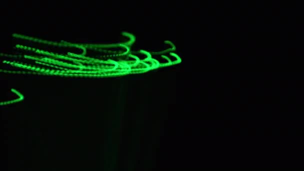 Puntini Luce Verde Vorticosi Uno Sfondo Nero Accattivante — Video Stock