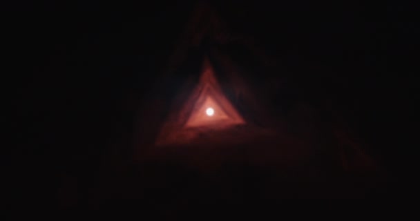 Țesutul Fum Triunghiular Roșu Împreună Pentru Forma Tunel Fermecător — Videoclip de stoc