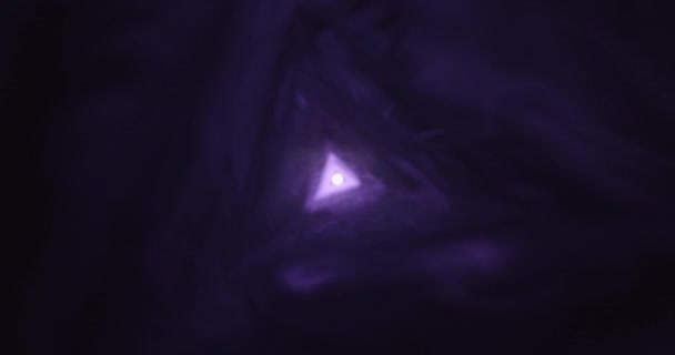 Tunel Imersiv Fum Triunghiular Violet — Videoclip de stoc