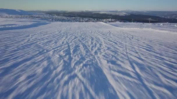 Pov Shot Rushes Snowy Slope Snowboarder Expertly Carves Snowy Terrain — Stock Video