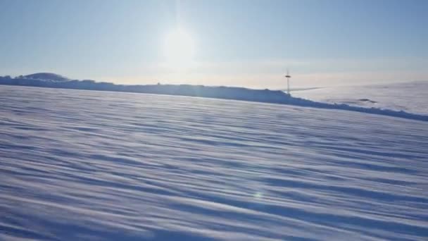 スノーボーダーのPovは 高速で雪の斜面を急いで — ストック動画