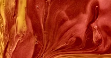 Yanmış kırmızı ve sarı renklerin harmanlanmış harmoni renkleri pürüzsüz bir şekilde birleşiyor.