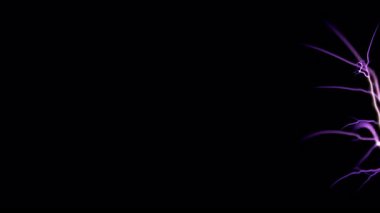 Elektrik kıvılcımları sağ tarafta titreşir ve çatırdar. Karanlık bir zemin üzerine kurulur. Dinamik ve enerjik bir atmosfer yaratır.