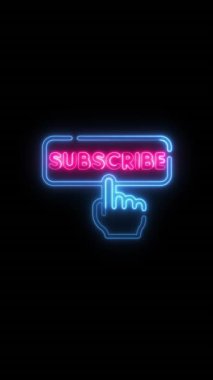 Canlı bir neon ışığı, dinamik bir şekilde, koyu bir arkaplan üzerinde elektrik veren mavi ve pembe tonlarda parlayan bir sembolü takip eder.