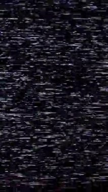 Sabit titreşimli, analog çarpıtmalı ve antika gürültü obje içeren Retro VHS bant arızası