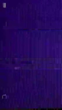 Orijinal stop-and-play titreşimleri, statik parazitler ve klasik retro titreşimleri yakalayan nostaljik bir VHS kaset efekti.