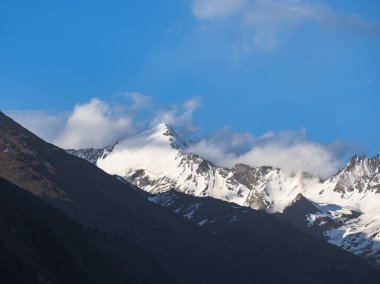 Kafkas dağlarının güzel manzarası