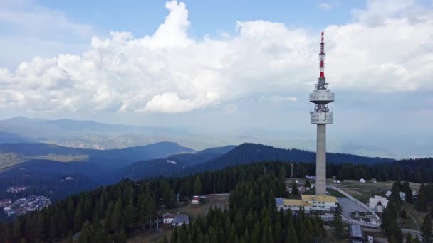 Alta Torre Osservazione Turistica Snezhana Sulla Vetta Montuosa Snezhana Coperto — Video Stock