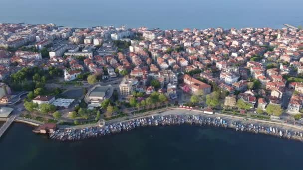 Fågel Blick Den Lilla Tätbefolkade Gamla Staden Pomorie Som Sitter — Stockvideo