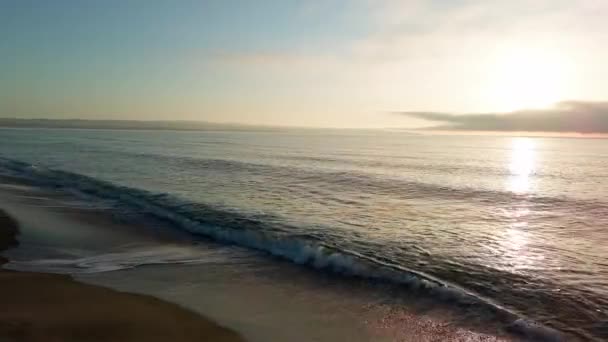 Спокійне Блакитне Безмежне Чорне Море Прохолодною Водою Відбиває Світло Піщані — стокове відео