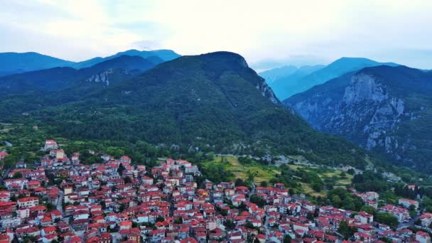 Küçük Yunan Sakin Kasabası Litochoro Kırmızı Kiremit Çatılı Küçük Evler — Stok video