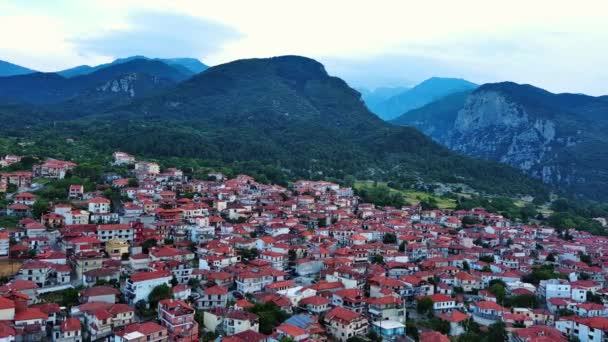 Pequena Cidade Grega Tranquila Litochoro Com Pequenas Casas Com Telhados — Vídeo de Stock
