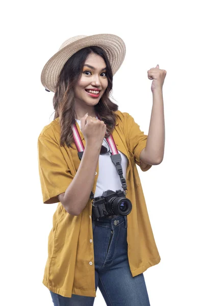Femme Asiatique Avec Chapeau Une Caméra Avec Une Expression Excitée — Photo
