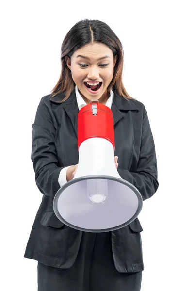 Megafonla Konuşan Asyalı Kadını Beyaz Arka Planda Izole Edilmiş — Stok fotoğraf